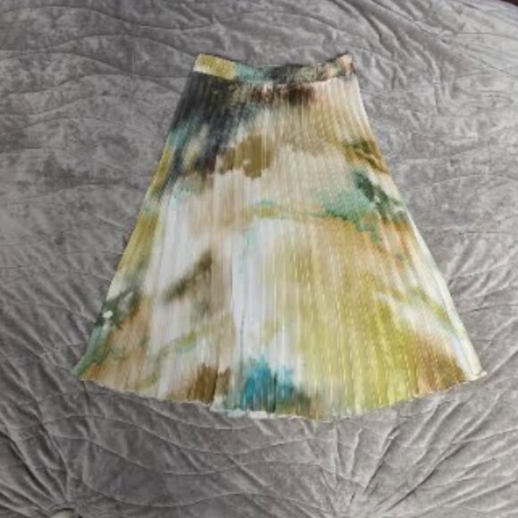 Skirt pleated - Picture 2 of 3